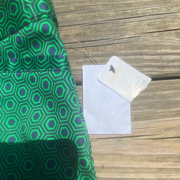 Laundry by Shelli Segal green navy geometric design Bermuda shorts New with tags - Picture 7 of 10
